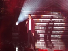 萧敬腾 - 活在故事里 & 好想对你说