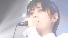 こんなにそばに居るのに