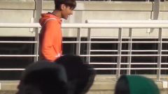 扔鞋子 & 学动作