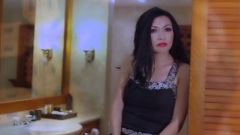 Người Đan Ba Luc Nửa Đem