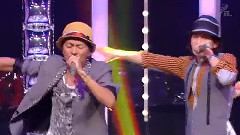 Sexy Honey Bunny! & WALK