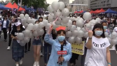 Fans部落粉丝为偶像演唱会疯狂应援