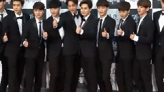 EXO的TAO快速走过KBS歌谣大祝祭红毯