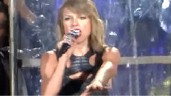 Taylor Swift - 你霉巡演时被龙虾吓到后