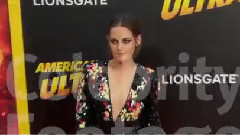 AU首映 众卡司拍照环节