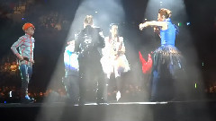 蔡一杰进后台瞬间