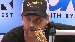 Sia讨论未来是否继续不露脸(Ryan Seacryst)