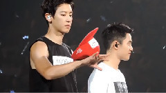 灿烈精壮胳膊成员搞笑讲话进行时