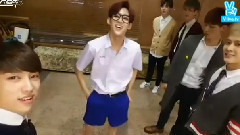 V APP Happy Merry Live