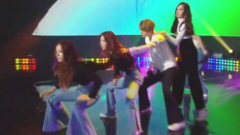 4 Walls & 新世界(Brave New World) & 尖叫(Scream) & Skip & Hello