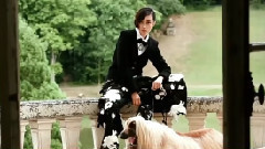 桂纶镁巴黎古堡展演时尚风情