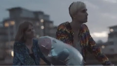 Flera Meter Under Marken