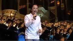 你真配得赞美,你真伟大