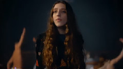 Keeping Your Head Up(勇往直前)