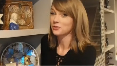 Taylor Swift Wins Best International Solo Artist