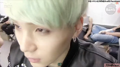 金硕珍帮闵玧其戴美瞳