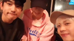 V APP直播 GOT7聚餐中