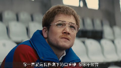 <飞鹰艾迪>梦想主题打动大学生 艾迪接受大学生访问