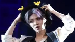 鹿晗演唱会落泪 邓超助阵'父子情深'