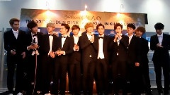 EXO马来西亚金唱片 采访