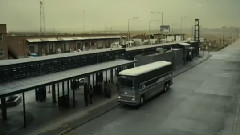 电影<晚秋>预告文艺气息足 汤唯玄彬深秋吻别