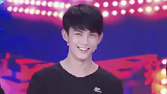 吴磊的暖心瞬间