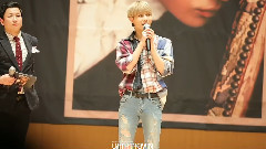 可爱的暖心的看魔术看呆了的泰民