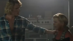 一周精彩视频串烧 电影<冲浪兄弟>萨姆.沃辛顿拯救脱轨兄弟3