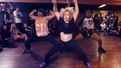 Shock to the wild sexy dance A tough new choreographyappearance