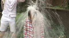 冰桶挑战接力 权侑莉Cut