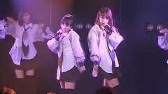 制服が邪魔をする