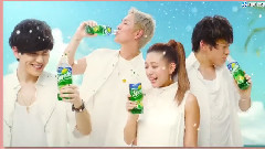 撮影現場で和気あいあい