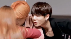 狎鸥亭签名会更新:磨人的果果与温和的鸡米妮互动