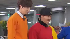 老虎攻击长颈鹿的重要部位