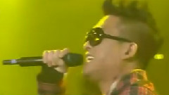 失眠的夜窗外雨开始下