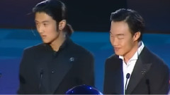 颁发第八首金曲奖