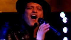 Bruno Mars - Locked Out Of Heaven & Interview