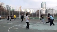 许阁和许空打篮球