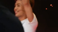 回座位 小龙答题错误被喷