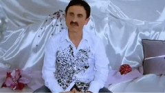 ЛЪЖА СЕБЕ СИ