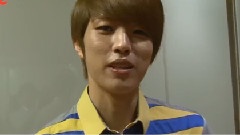 Elite打破好奇心mini采访 穿着校服的成烈