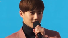 SUHO 雕刻外貌,型男微笑 动摇女心