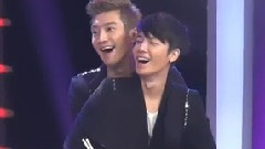 始源喂东海吃东西