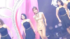 别盯着看 & 美丽的年纪25岁 - KBS音乐银行 现场版 14/10/17