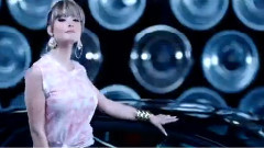 Алергична Официално Видео