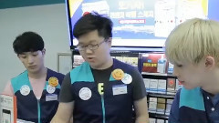 MONSTA X - 假如便利店打工生是艺人的话?!