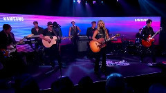 Miranda Lambert Performs Vice