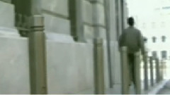 Me Pnigei Touti I Siopi