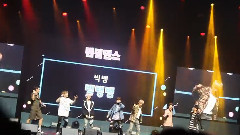 MONSTA X - Random Dance