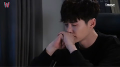 韩剧< w两个世界 >拍摄花絮 姜哲的沉思